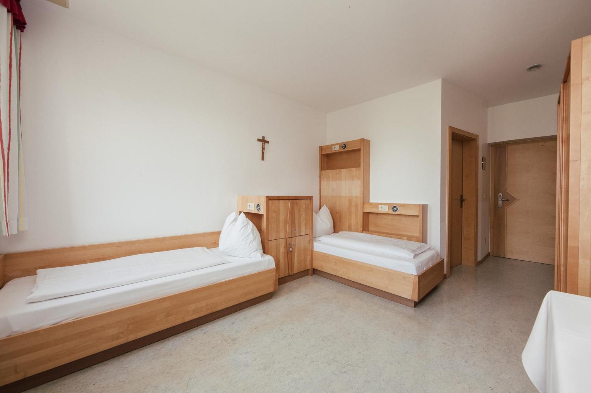 Gaestehaus Salvatorianerinnen Merano Værelse billede