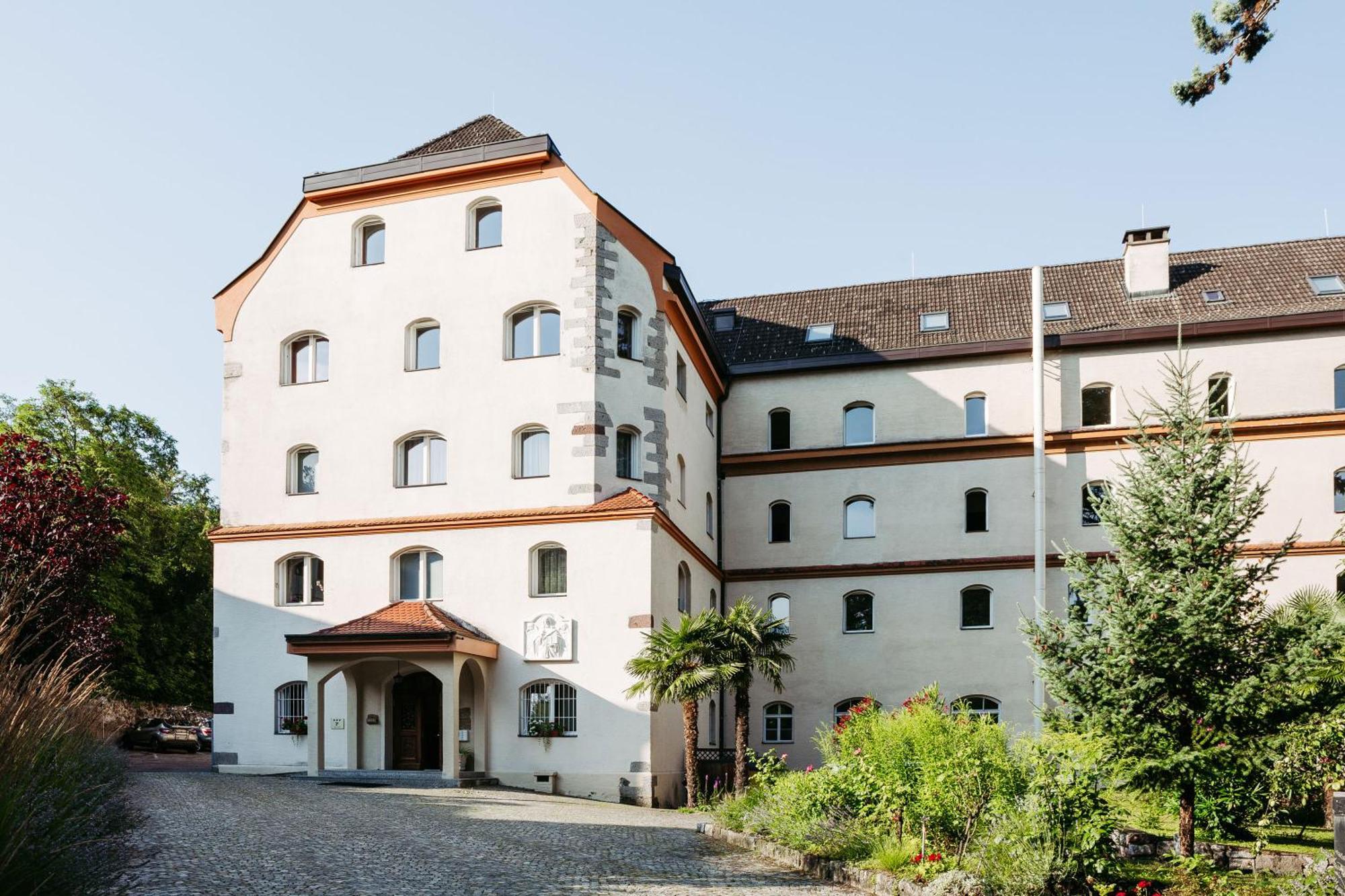 Gaestehaus Salvatorianerinnen Merano Eksteriør billede
